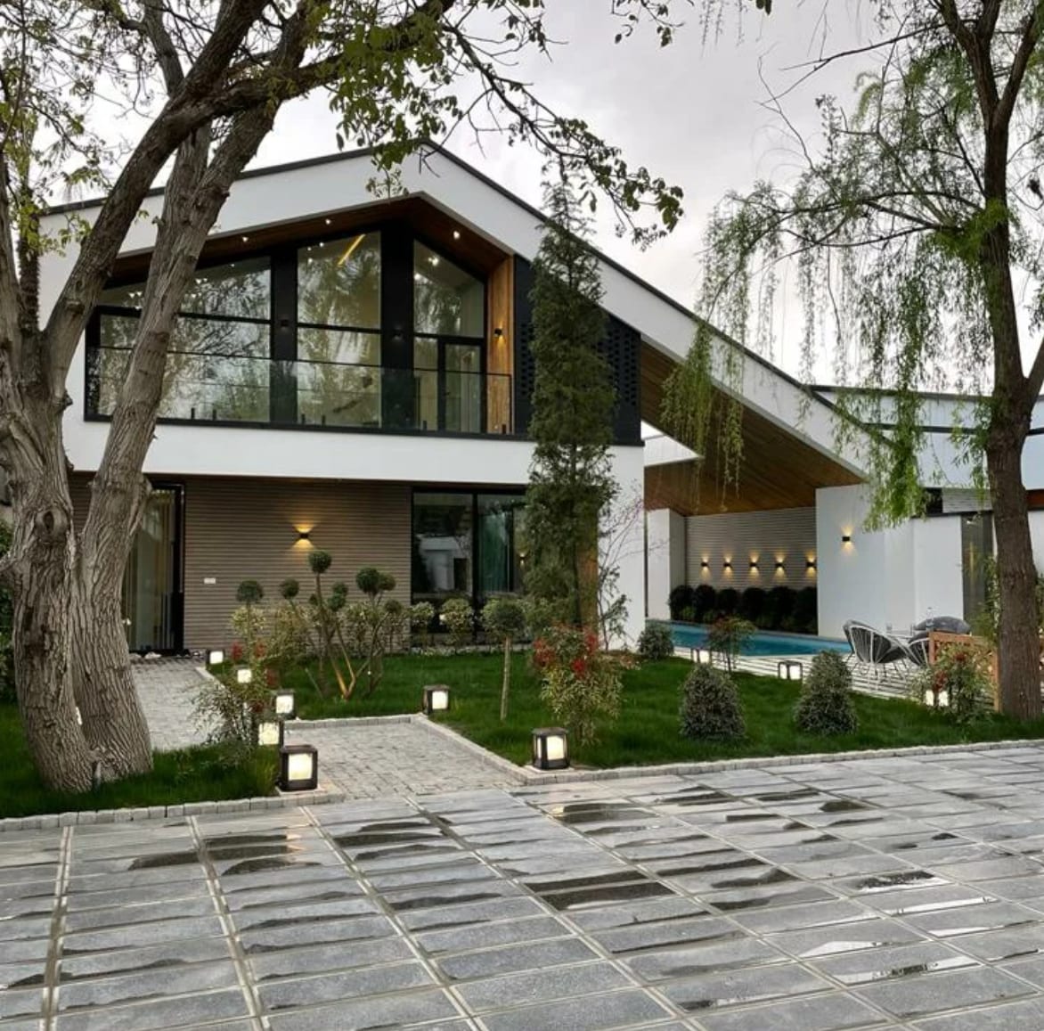 Contemporary villa glass facade